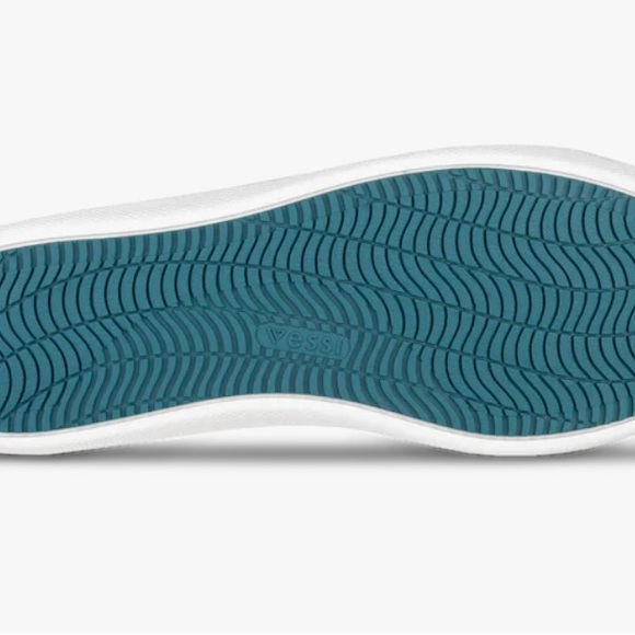 BNIB Vessi Vegan Leather Soho Waterproof Sneakers - Picture 4 of 5